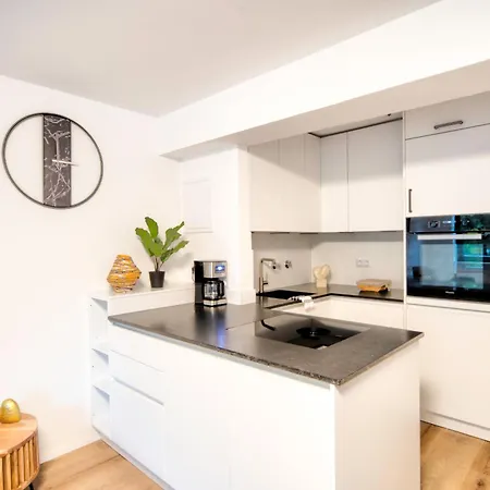Spacious Balcony Parking 2 Min To Oktoberfest Appartement *
