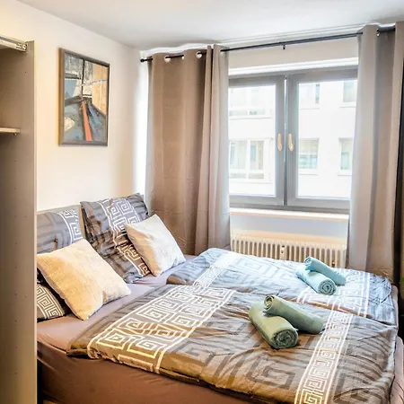 Spacious Balcony Parking 2 Min To Oktoberfest